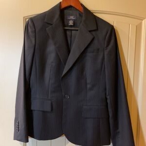 346 by Brooks Brother Women’s Navy Pinstripe Suit Size 6